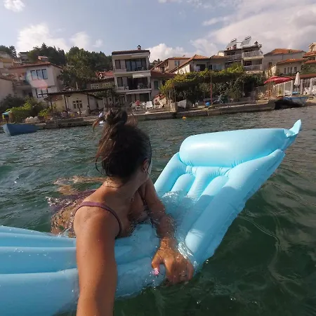 Beachfront Apartments Grunche Охрид Екстериор снимка