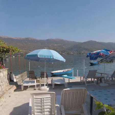 Beachfront Apartments Grunche Охрид Екстериор снимка
